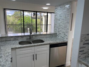 2961 SW 87th Ave in Davie, FL - Building Photo - Building Photo