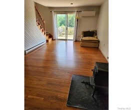 160 Couch Rd in Patterson, NY - Foto de edificio - Building Photo