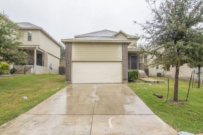 property at 2714 Majestic Dr