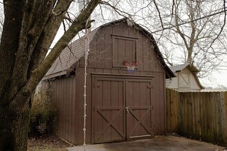 1911 S Saratoga Ave in Springfield, MO - Building Photo - Building Photo