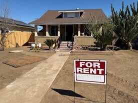 418 N Elmwood Ave in Lindsay, CA - Building Photo