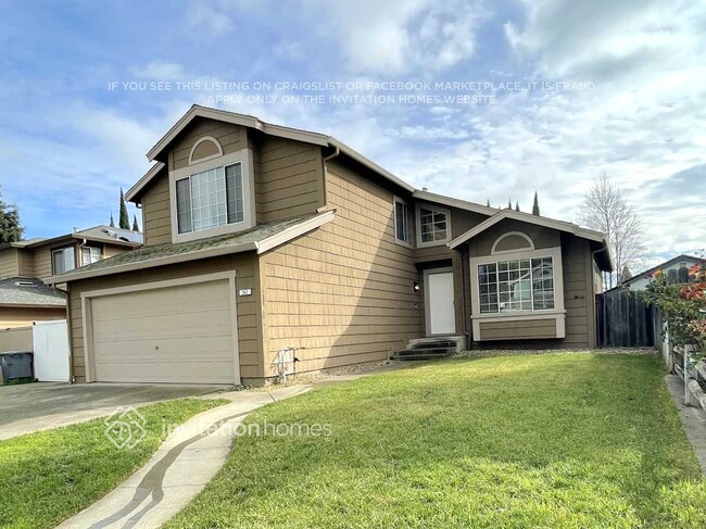 242 Newport Cir in Vacaville, CA - Building Photo - Building Photo