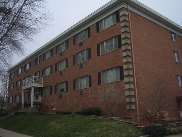 Colonial Manor Apartments in Waterloo, IA - Foto de edificio