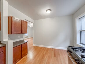 3739 N Pine Grove Ave, Unit J09P in Chicago, IL - Building Photo - Building Photo