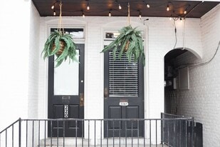 220 W Chestnut St in Lancaster, PA - Building Photo