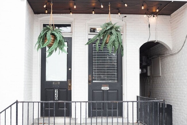 property at 220 W Chestnut St