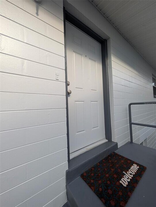 402 Auburn Dr in Daytona Beach, FL - Building Photo