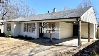 1500 Ivy Rd in Memphis, TN - Building Photo