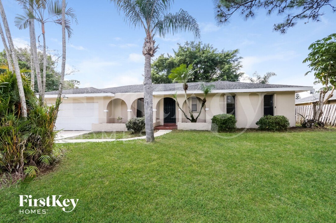 1032 SE Floresta Dr, Unit 120-2-202.1182026 in Port St. Lucie, FL - Building Photo