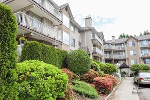 Hanna Estates in Abbotsford, BC - Building Photo