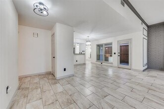 1110 Capitol Ct in Irving, TX - Foto de edificio - Building Photo