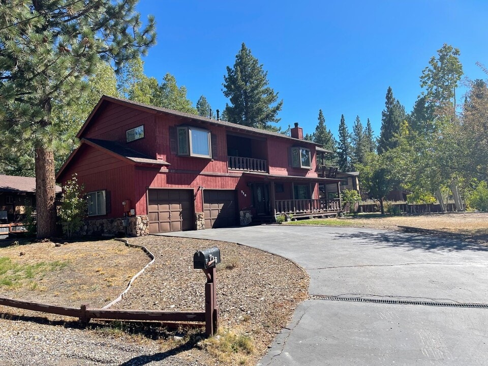 716 San Jose Ave in South Lake Tahoe, CA - Foto de edificio