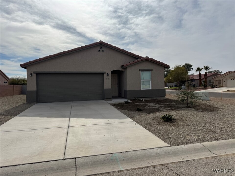 1840 Clubhouse Plaza in Bullhead City, AZ - Building Photo