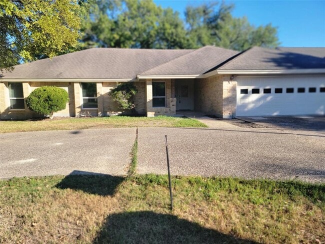 10403 Pinehurst Dr in Austin, TX - Building Photo - Building Photo