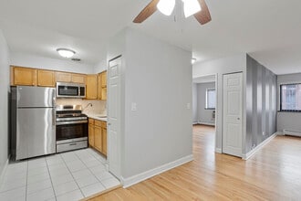 6758 N Sheridan Rd in Chicago, IL - Building Photo - Building Photo