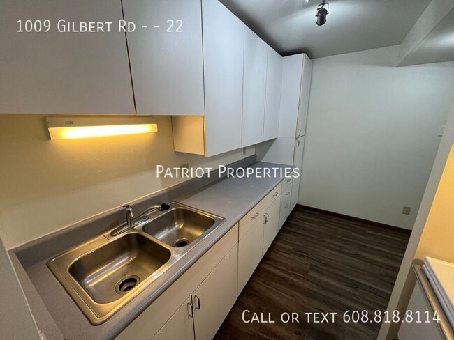 1009 Gilbert Rd in Madison, WI - Building Photo - Building Photo