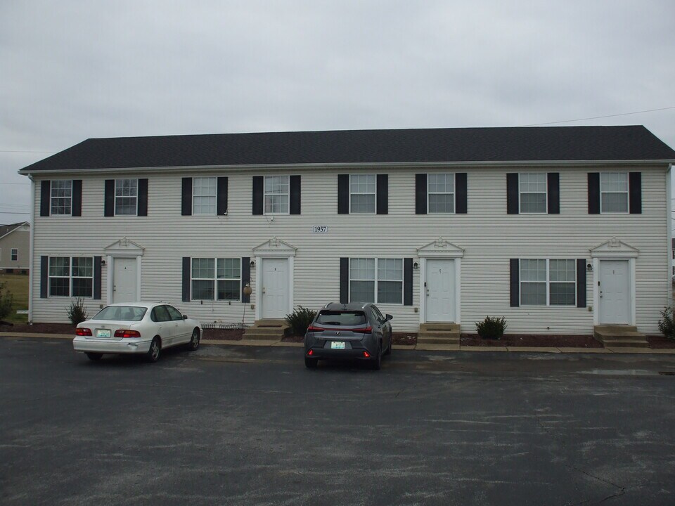 1957 Stonehenge Ave in Bowling Green, KY - Building Photo