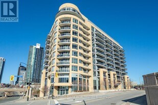 2756 Old Leslie St in Toronto, ON - Building Photo