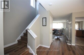 945 Homeview Ct in London, ON - Building Photo - Building Photo