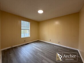 98 Dougherty St in Lagrange, GA - Building Photo - Building Photo