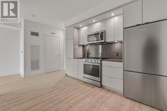60 Central Park Roadway in Toronto, ON - Building Photo - Building Photo