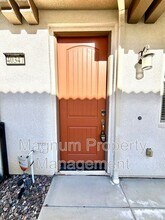 40347 Calle Real in Murrieta, CA - Foto de edificio - Building Photo