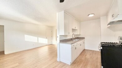 637 W. 79th in Los Angeles, CA - Foto de edificio - Interior Photo