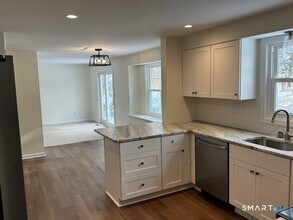 50 Heritage Dr in Cheshire, CT - Building Photo - Building Photo