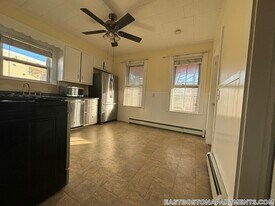 33 Falcon St, Unit 3 in Boston, MA - Building Photo