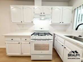 4636 Laurel Canyon Blvd in Los Angeles, CA - Building Photo - Building Photo