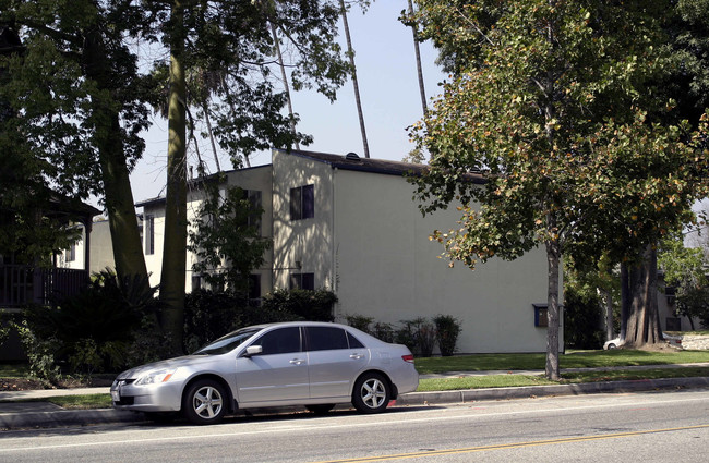 180 E Fillmore St in Pasadena, CA - Foto de edificio - Building Photo