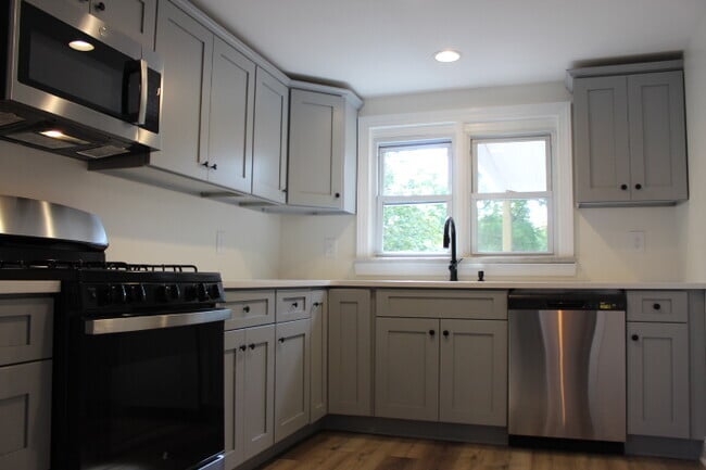 43 1st Ave, Unit 4 in Raritan, NJ - Building Photo