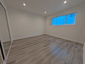 739 N Sweetzer Ave, Unit 4 in Los Angeles, CA - Foto de edificio - Building Photo