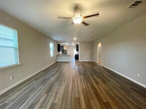 228 Star Spangled Dr in Liberty Hill, TX - Foto de edificio - Building Photo