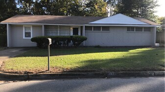 1612 W Gordon Ave in Albany, GA - Building Photo