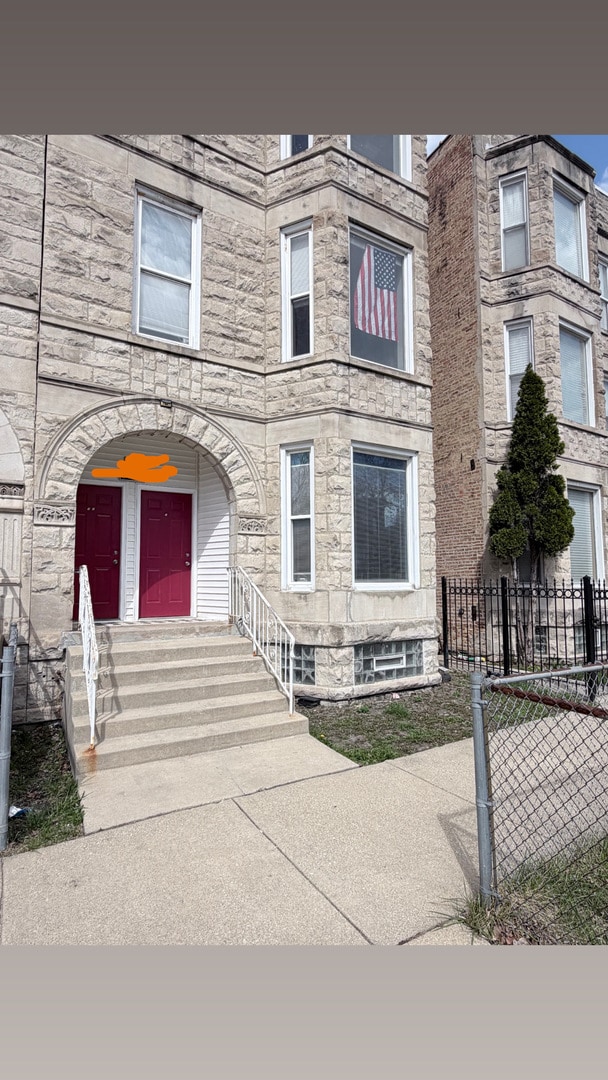 property at 3140 W Fulton Blvd