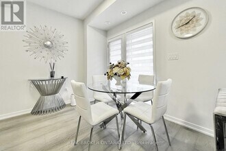 45 Matawin Ln in Richmond Hill, ON - Building Photo - Building Photo