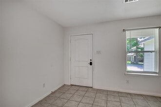 24617 Pools Creek Dr in Huntsville, TX - Building Photo - Building Photo