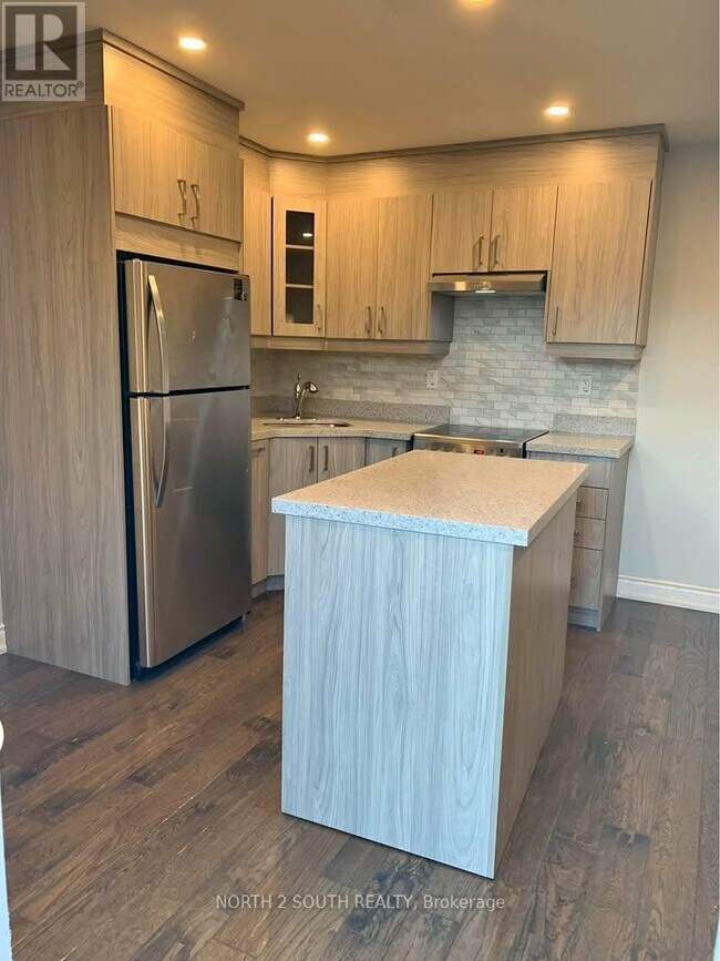 53 Roskell Crescent in Toronto, ON - Building Photo - Building Photo