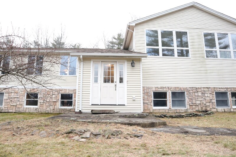 40 Sky Moore Ln-Unit -#1 in West Hurley, NY - Building Photo