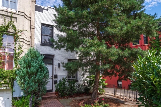 property at 1907 11th St NW