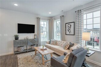 8028 Wistar Glen Dr in Henrico, VA - Building Photo - Building Photo