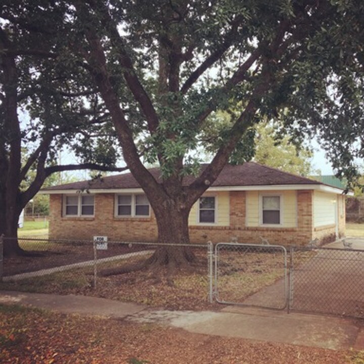 3052 Effie St in Slidell, LA - Building Photo