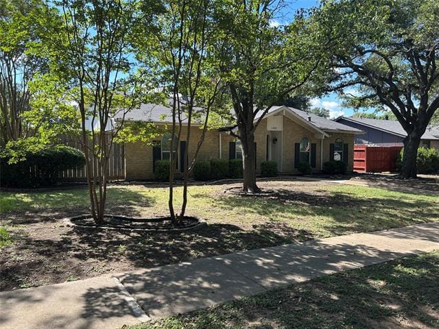 property at 1428 Everglades Dr