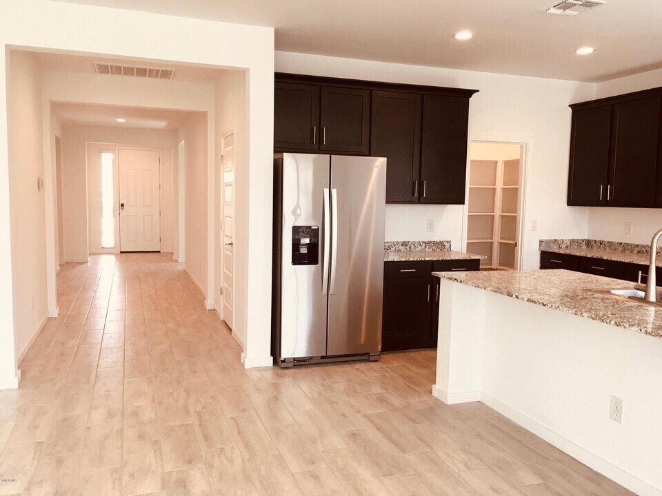 300 Pelipa Dr in Queen Creek, AZ - Building Photo