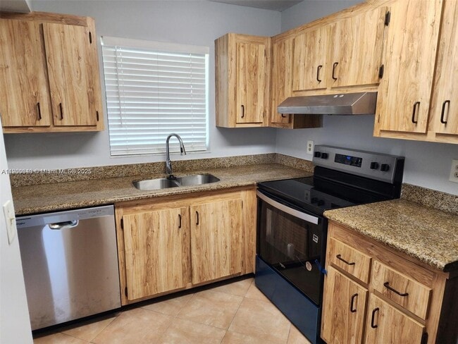 property at 6061 Shaker Wood Cir