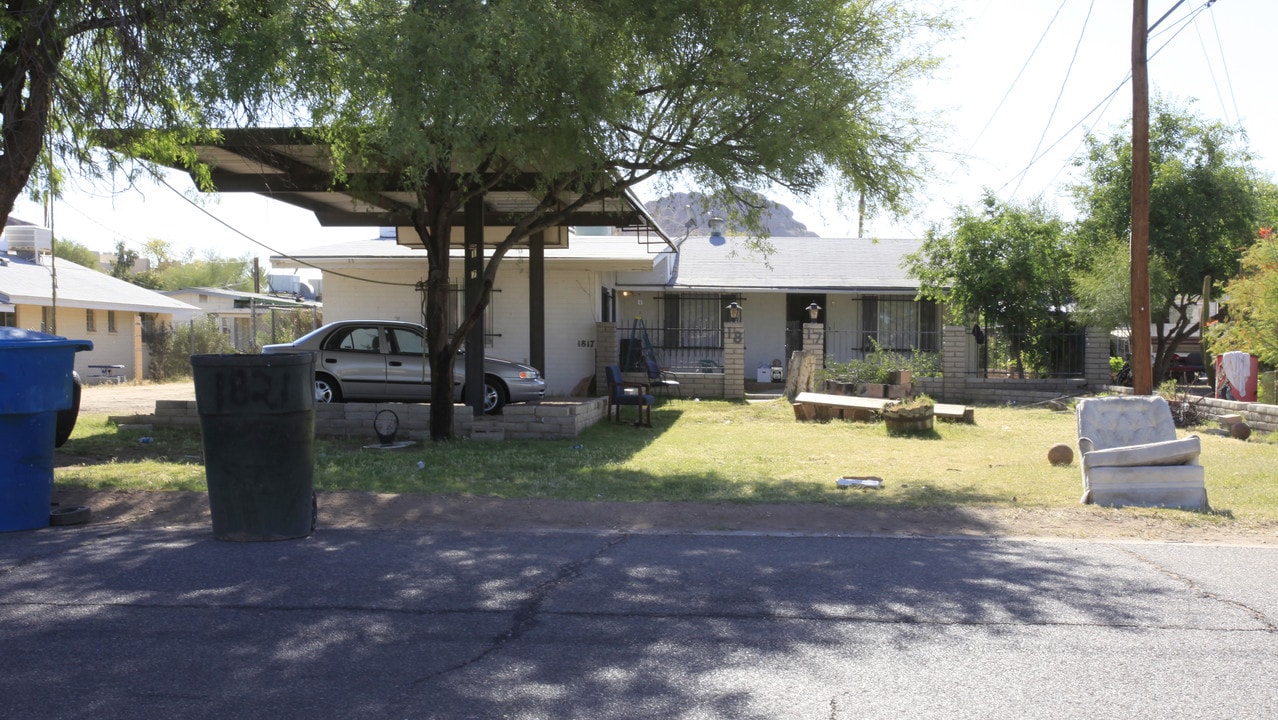 1817 N 51st St in Phoenix, AZ - Building Photo