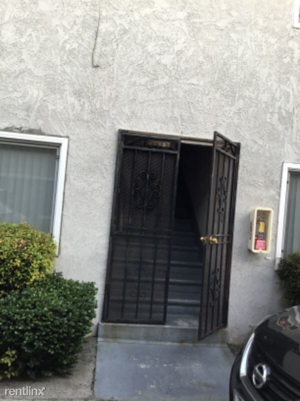 2833 E Sawyer St in Long Beach, CA - Building Photo - Building Photo