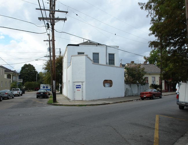 1827 Sophie Wright Pl in New Orleans, LA - Foto de edificio - Building Photo