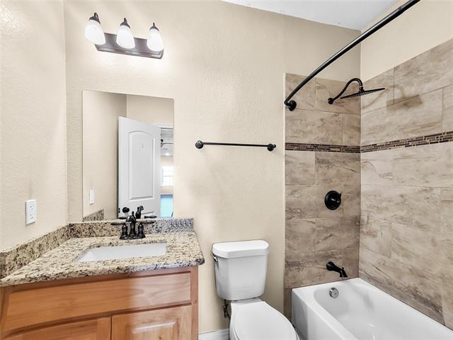 1020 Elwood St in Irving, TX - Building Photo - Building Photo
